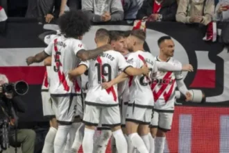 concorrencia-acirrada:-jagoba-arrasate-e-pablo-hernandez-despontam-para-assumir-o-comando-tecnico-do-rayo-vallecano