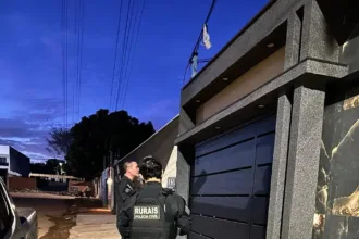 grupo-que-desviava-retroescavadeiras-e-alvo-de-operacao-em-goias,-bahia-e-no-df
