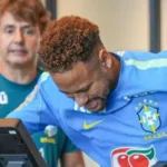 ancelotti-elogia-neymar-e-define-prazo-para-retorno-do-camisa-10-–-uol