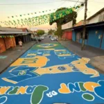 rua-em-aparecida-vira-cenario-de-copa-com-caramelo,-taca-e-bandeirao:-“rumo-ao-hexa”