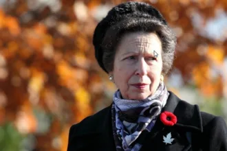 princesa-anne-teria-avaliado-meghan-markle-como-incapaz-de-seguir-regras-da-realeza,-diz-fonte