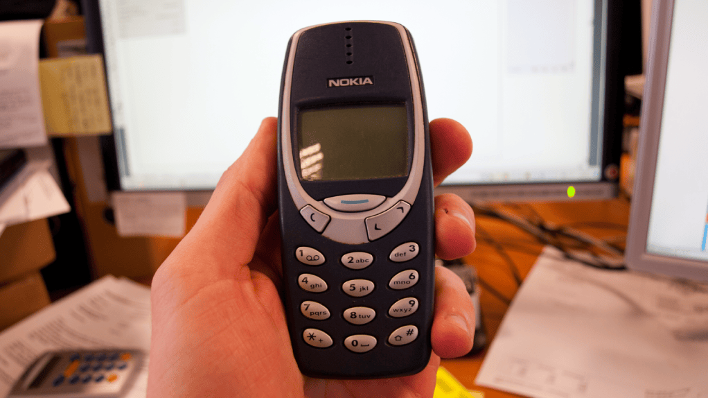 celular-‘tijolao’,-windows-xp-e-icq:-como-era-a-tecnologia-quando-o-brasil-ganhou-a-copa-pela-ultima-vez