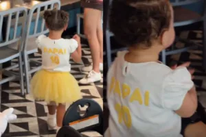 filha-de-neymar-passeia-na-disney-com-roupa-que-homenageia-o-pai