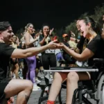 goiana-que-ficou-tetraplegica-4-vezes-e-pedida-em-casamento-apos-completar-maratona-no-rj