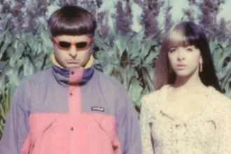 relembre-o-relacionamento-de-melanie-martinez-e-oliver-tree:-cantor-morreu-em-acidente-aereo-no-rio-de-janeiro
