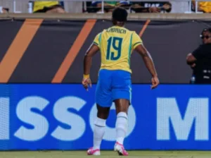 selecao-brasileira-enfrenta-marrocos-em-sua-estreia-na-copa-com-estrategia-inovadora-e-sem-camisa-9-classico