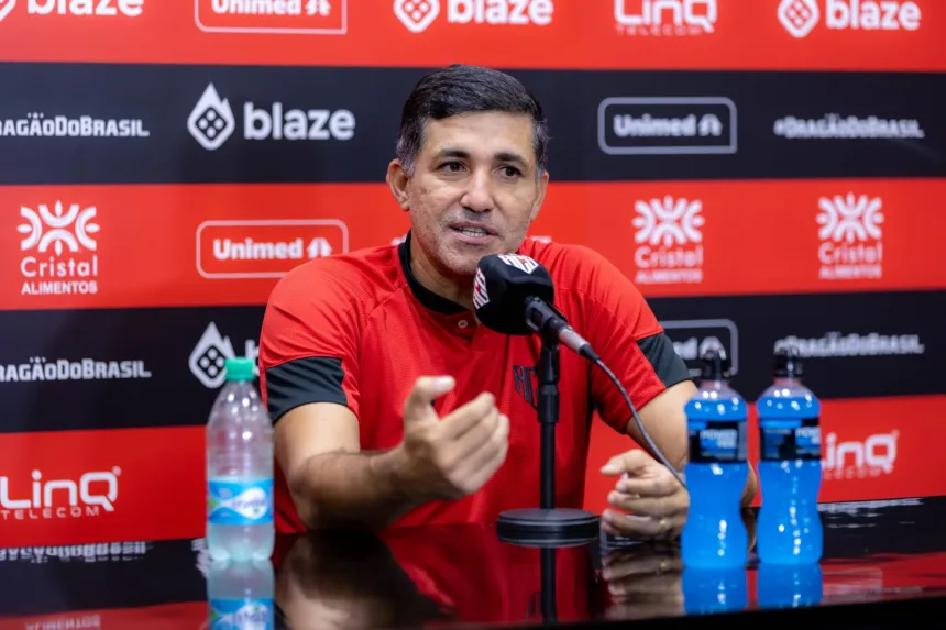atletico-anuncia-a-saida-do-tecnico-eduardo-souza-apos-empate-diante-do-crb
