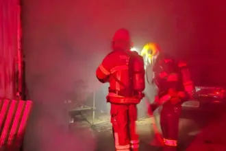incendio-atinge-serralheria-na-cidade-de-ceres