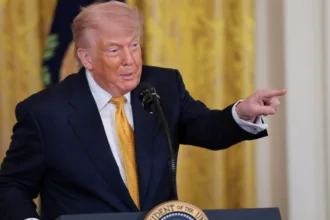 trump-anuncia-acordo-com-ira-e-fim-de-bloqueio-naval-–-cnn-brasil