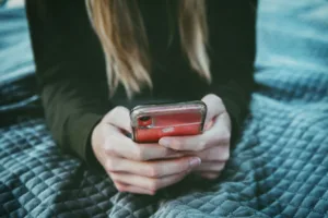 amor-na-era-do-swipe:-como-apps-mudaram-o-namoro-no-brasil