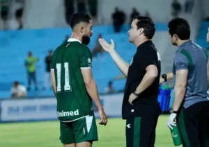 daniel-paulista-comenta-possivel-saida-de-bruno-savio-do-goias:-“esta-entregue-a-direcao”
