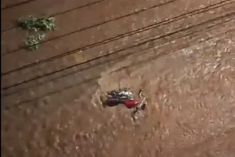 temporal-com-granizo-e-ventos-fortes-causa-estragos-em-goiania;-video-mostra-moto-sendo-arrastada