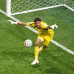 Goleiro de Cabo Verde em ação durante o jogo