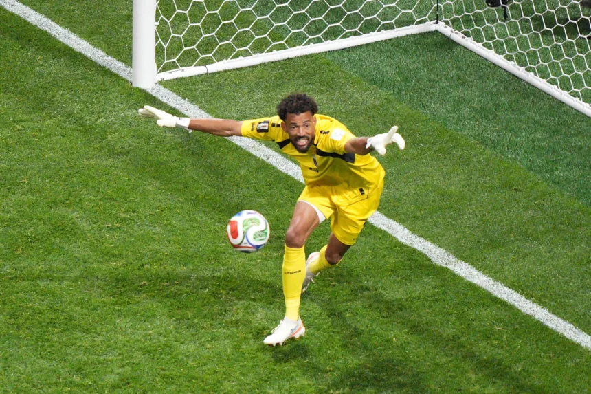 Goleiro de Cabo Verde em ação durante o jogo