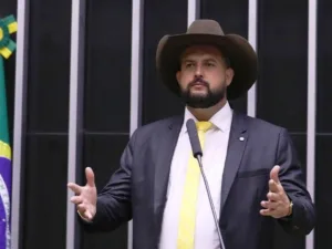 Anistia a caminhoneiros na MP do Frete