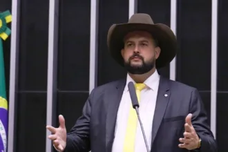 Anistia a caminhoneiros na MP do Frete
