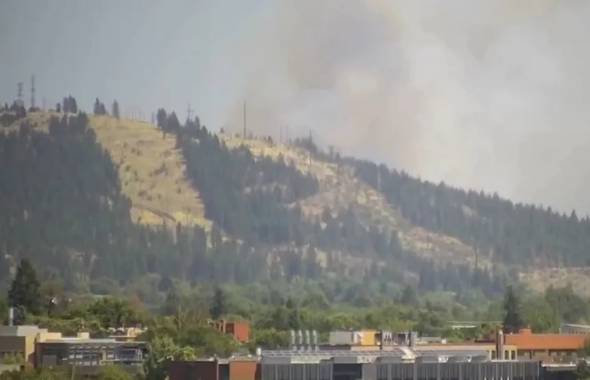 Incêndio florestal em Spokane com evacuações imediatas