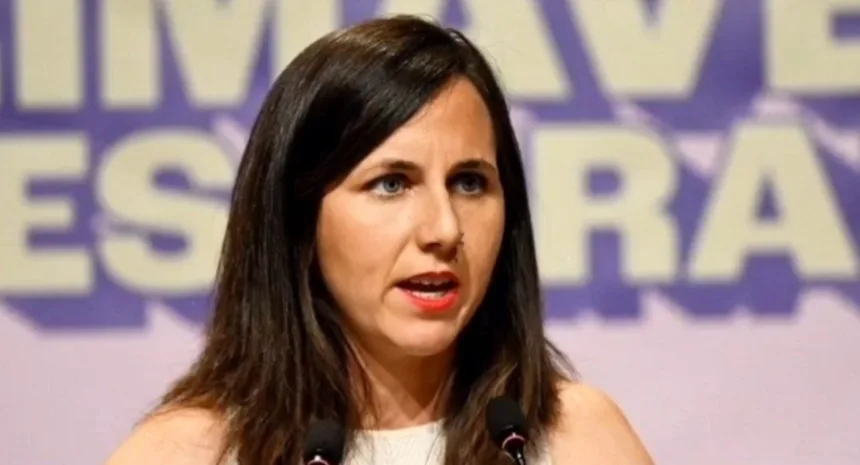 Ione Belarra ameaça jornalista Vito Quiles em evento