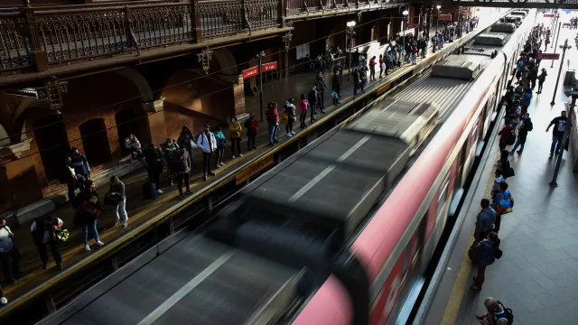 Falha no sistema do metrô em São Paulo causa lentidão