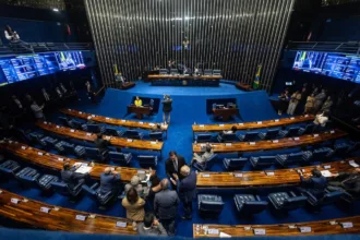 Senado aprova projeto contra bloqueio de gastos