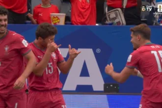 João Neves marca gol para Portugal na Copa do Mundo