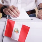 Apuração de votos no Peru entre Keiko Fujimori e Roberto Sánchez