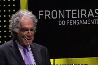 Historiador Carlo Ginzburg, pioneiro da micro-história