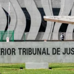 Funcionário do STJ preso por vazamento de decisões