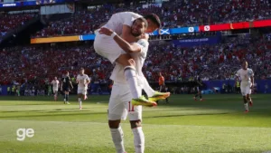 Guardiola no Marrocos assistindo jogo contra Escócia