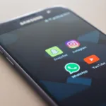 Emirados proíbem redes sociais para menores de 15 anos