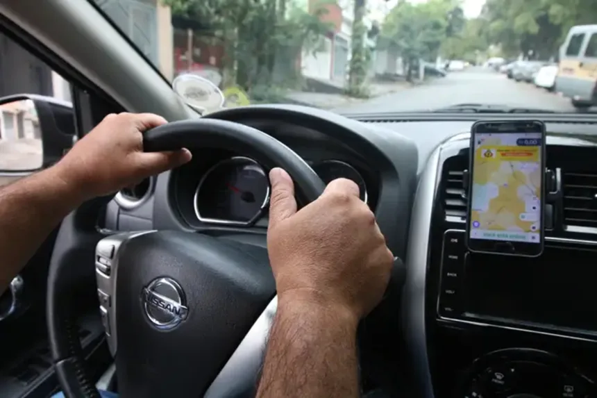 Motorista de aplicativo solicitando financiamento