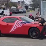 Mulher atropelada durante protesto contra o ICE nos EUA
