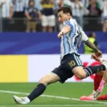 Messi lamenta pênalti perdido contra Áustria