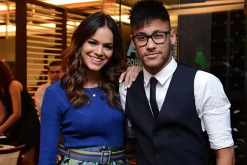 Bruna Marquezine e Neymar em evento público