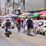 Força-tarefa remove fios abandonados na Região da 44 em Goiânia