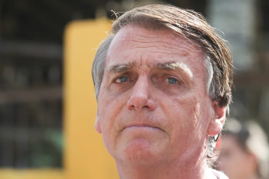 Defesa de Bolsonaro pede prorrogação da prisão domiciliar