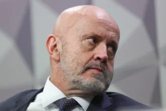 Ministro Mendonça investiga pressão por delação na Papuda