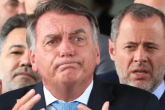Depoimento de Bolsonaro sobre arma apreendida em blitz