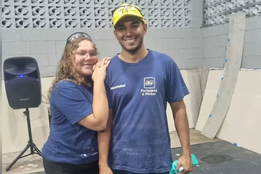 Priscylla de Sousa trabalhando na construção civil com autismo