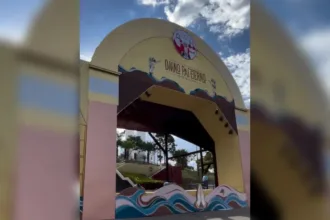 Altar da Romaria do Divino Pai Eterno em fase final de montagem