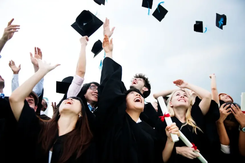 Cancelamento de formatura de medicina em Aparecida