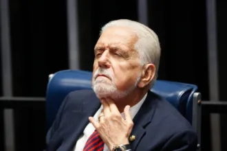 Jaques Wagner deixa liderança no Senado