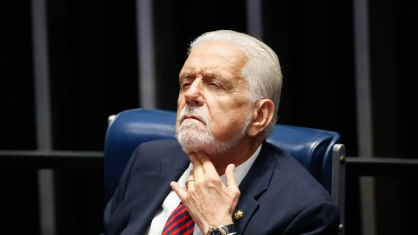 Jaques Wagner deixa liderança no Senado