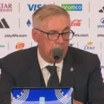 Carlo Ancelotti pedindo calma à torcida da seleção