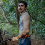 Cena do filme Apenas Coisas Boas destacando afeto gay