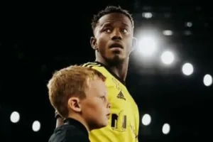Atleta alemão no Equador em jogo contra a Alemanha