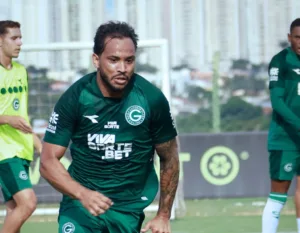 Goiás sem técnico e jogadores decisivos antes de enfrentar o Náutico