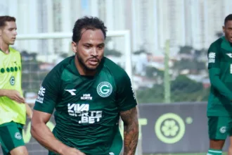 Goiás sem técnico e jogadores decisivos antes de enfrentar o Náutico