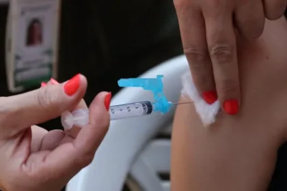 Vacina contra HPV para jovens em Goiânia