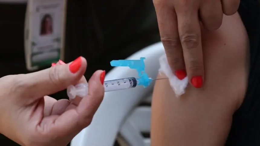 Vacina contra HPV para jovens em Goiânia